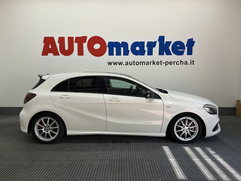 veicoli_scheda.php?LIST_AUTODir=ASC&LIST_AUTOOrder=SorterVENDITA&IDVEICOLO=1S11952